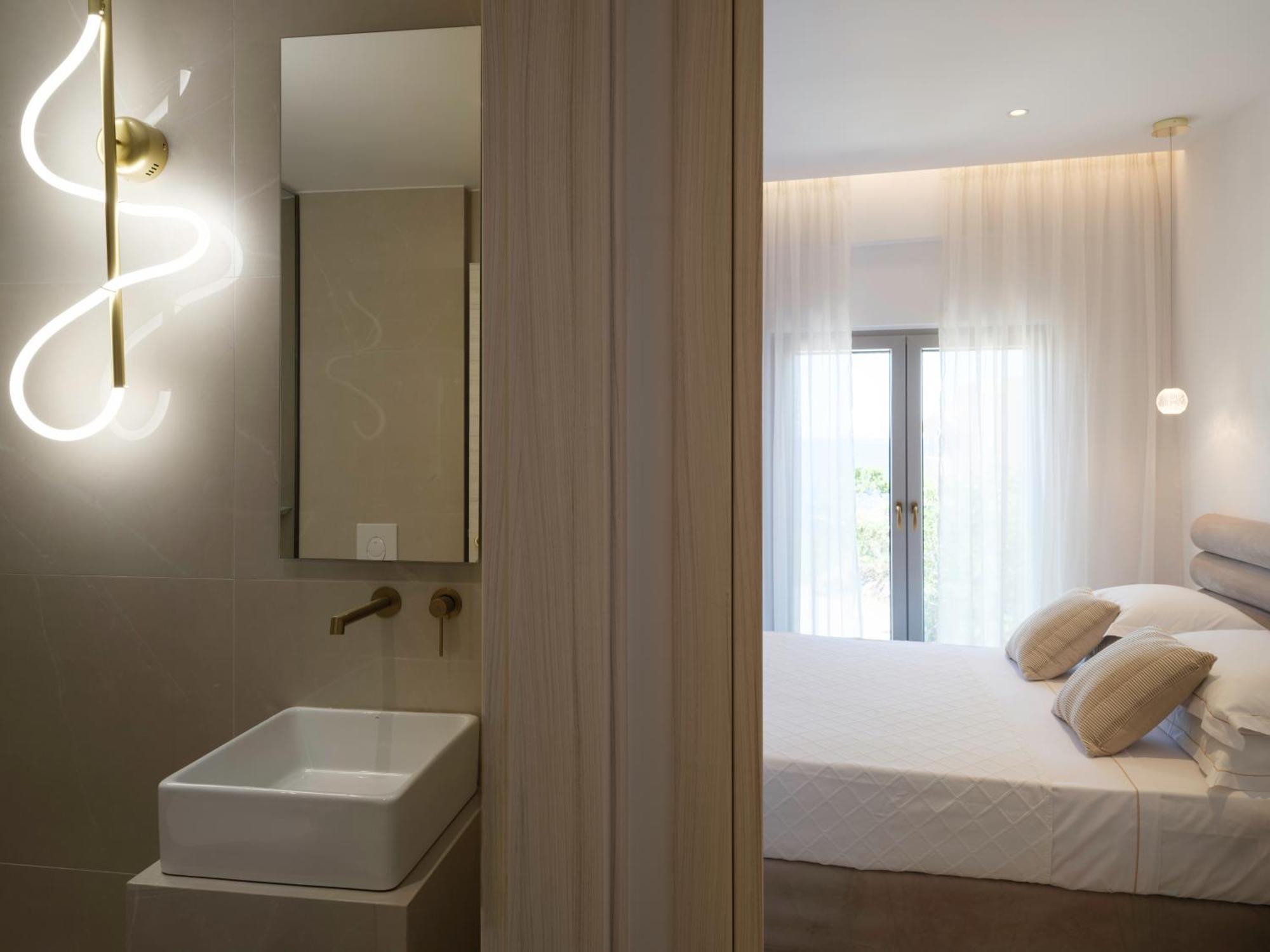 Golden Luxury Suites Bali  Rom bilde